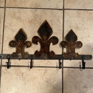 Rustic Fleur-de-Lis Wall Hook Decor